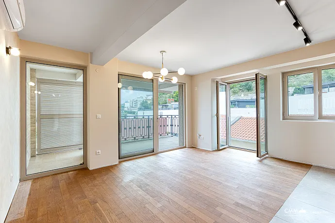 Moderne 2-Zimmer-Wohnung mit Panoramablick auf das Meer – Pržno, 68 m²